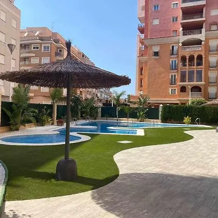 Апартаменты Piso Estilo Mediterraneo A 200m De La Playa Торевьиа